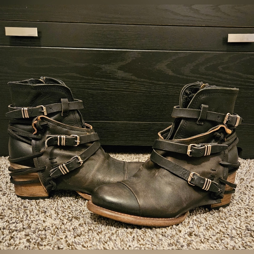 Freebird by Steven - Crue size 6